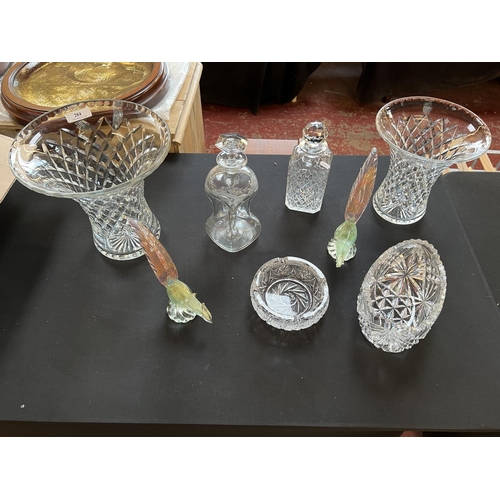 284 - Assorted crystal and art glass