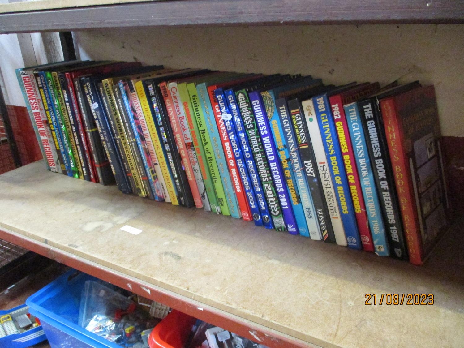 A large collection of Guinness Book records