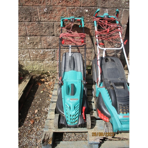 55 - A Bosch Rotak 370 electric lawnmower