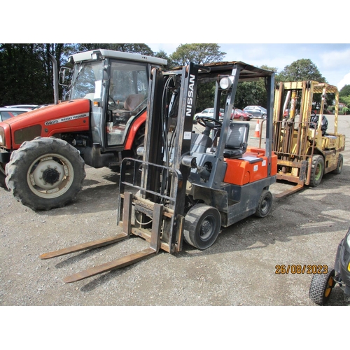 15 - A Nissan 2.6 diesel counterbalance forklift truck J15174, odometer reading 12,303 hours - Liquidator... 