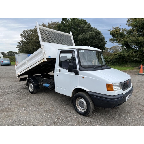 18 - A 2000 LDV Pilot 2.8T 1.9 TDi tipper J86443 (diesel/manual), odometer reading 55,723 miles - brake l... 