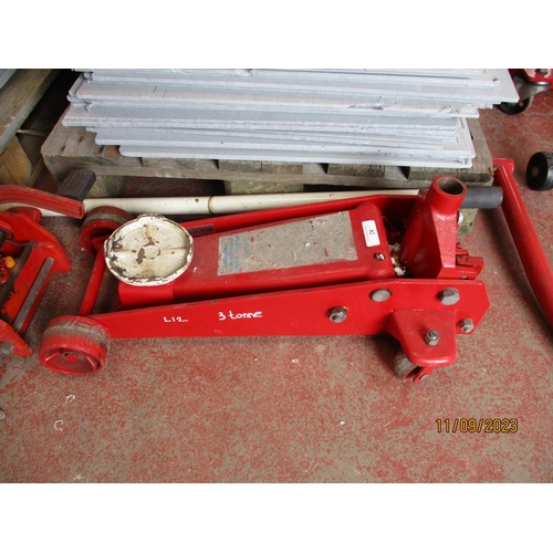 82 - A Sealey 3 ton capacity hydraulic trolley jack