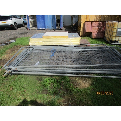 26 - Nine site fencing panels