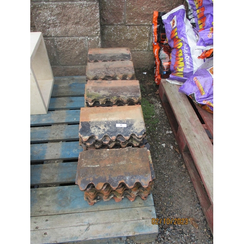 48 - A quantity of Victorian terracotta garden edging