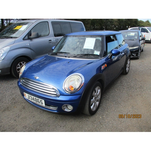 6 - A 2007 Mini Cooper 1.6 three door hatchback J134865 (petrol/manual), odometer reading 84,618 miles