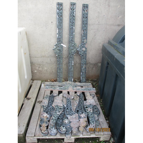 56 - Assorted cast and pierced aluminium finials