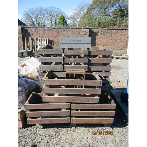 62 - A range of wooden storage crates