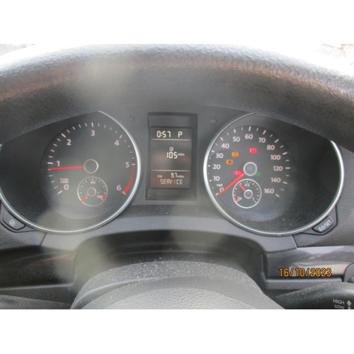 5 - A 2010 Volkswagen Golf SE 1.6 TDi five door hatchback J76239 (diesel/automatic), odometer reading 89... 