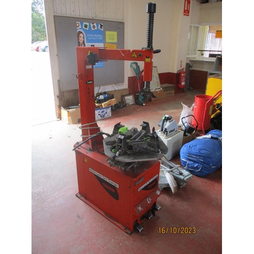 82 - A Balco T500M motorcycle tyre changer