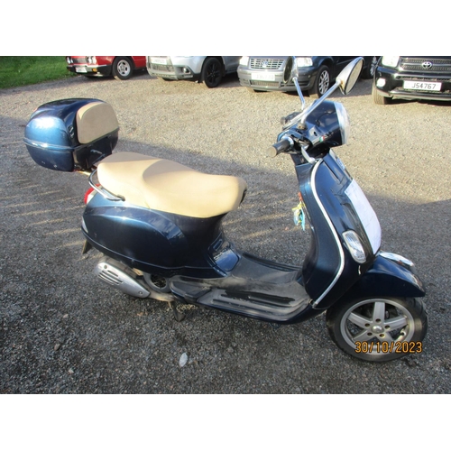 2 - A 2012 Piaggio Vespa LX 125 scooter J112804, odometer reading 26,242 km - current DVS Certificate of... 