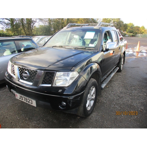 21 - A 2010 Nissan Navara Tekna 2.5 dCi double cab pick-up J97823 (diesel/automatic), odometer reading 15... 