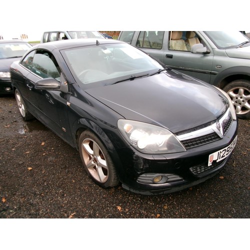 6 - A 2007 Vauxhall Astra Twin Top Sport 1.8 convertible J129534 (petrol/manual), odometer reading 68,57... 