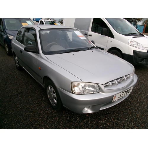 2001 hyundai deals accent hatchback