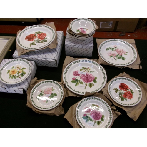 195 - A range of Portmeirion Botanic Roses pottery