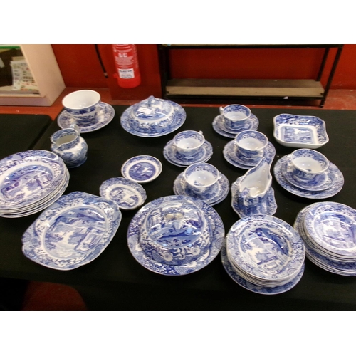 197 - A collection of Spode Blue Italian pottery