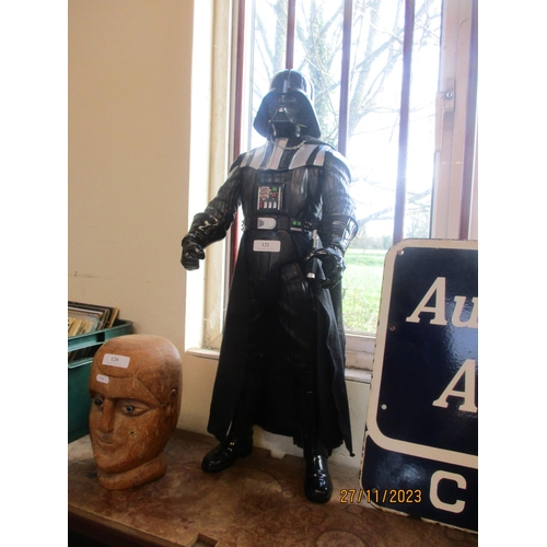 121 - A figure of Darth Vader