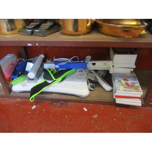 133 - A Nintendo Wii games console and accessories