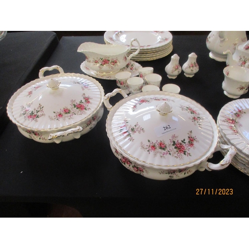 262 - A comprehensive range of Royal Albert Lavender Rose china