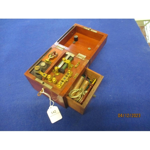 142 - A vintage mahogany cased wireless set