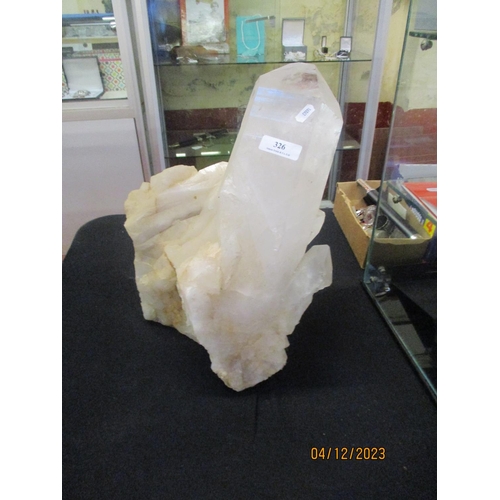 326 - A large quartz formation