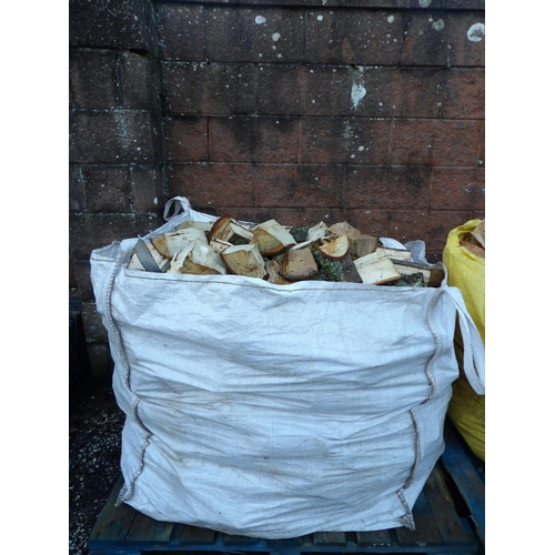 31 - A bulk bag of logs