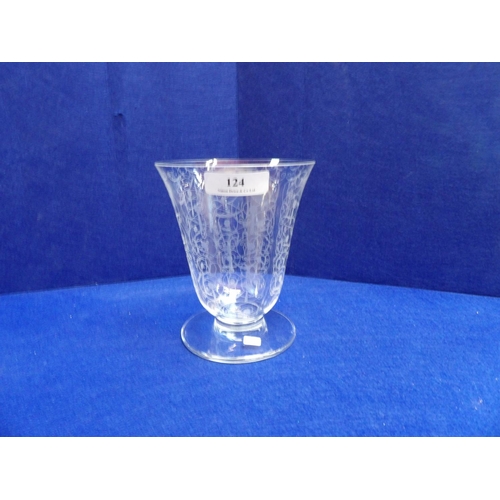 124 - A good quality Baccarat vase with etched decoration (stamped) 8