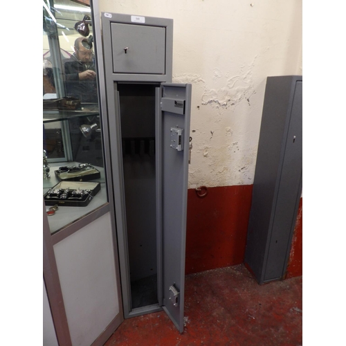 141 - A Brattonsound five gun capacity security cabinet with top mounted ammunition safe