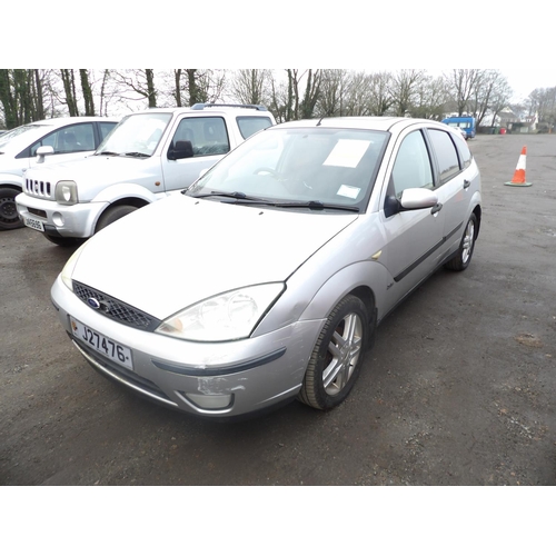 13 - A 2001 Ford Focus Zetec ESP 2.0 five door hatchback J27476 (petrol/manual), odometer reading 72,254 ... 