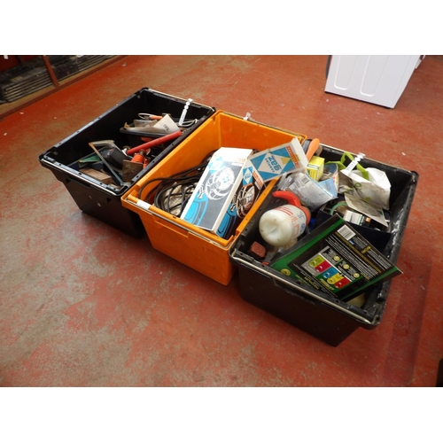 119 - Assorted hand tools, fixings, fastenings, consumables etc.