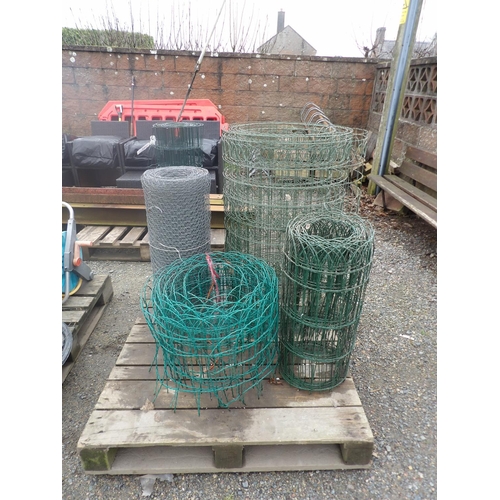 17 - Five rolls of assorted garden fencing