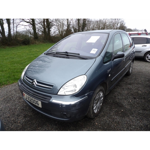 4 - A 2007 Citroen Picasso 1.6 HDi MPV J112006 (diesel/manual), odometer reading 50,272 miles