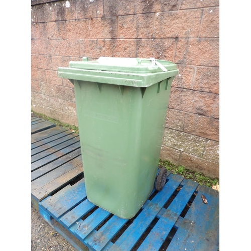 41 - A green PVC wheelie bin