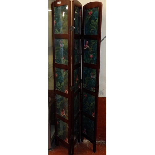 388 - A mahogany three fold dressing screen