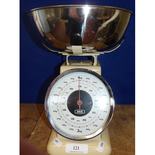 121 - A set of Arga kitchen scales