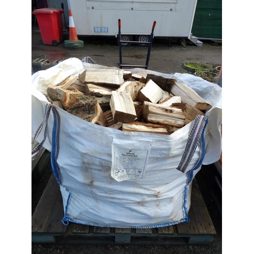 70 - A bulk bag of logs
