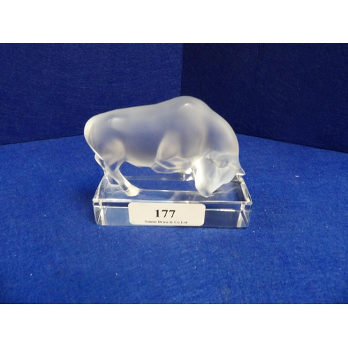 177 - A paper weight modelled in the form of a bull on plinth by Lalique of France