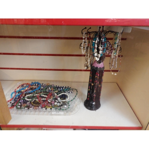 275 - An assortment of costume jewellery