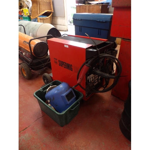 79 - A Sealey Supermig 195 welder and accessories