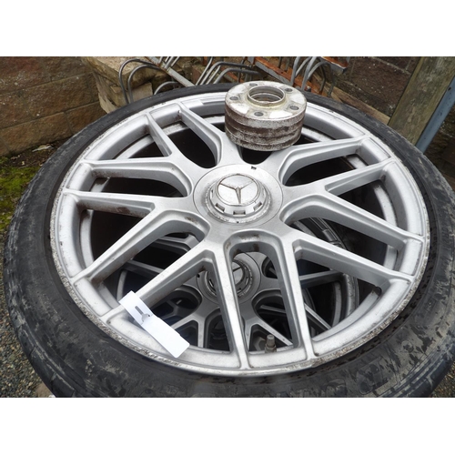 37 - A set of four Mercedes Benz aluminium wheels fitted 255/40R21 tyres