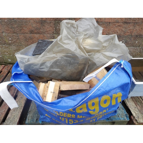 44 - A bulk bag of hard wood and soft wood timber