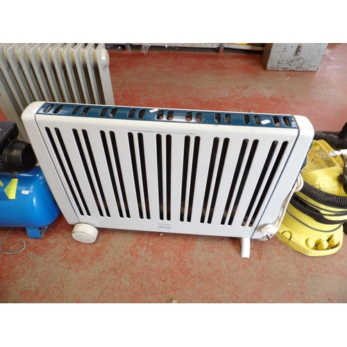 84 - A Dimplex Rio oil filled electric radiator