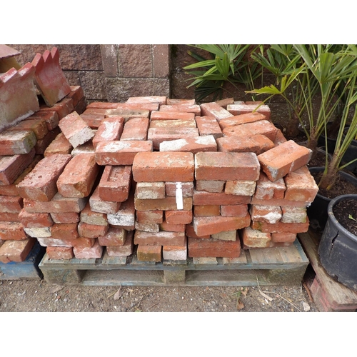 33 - A quantity of vintage Jersey and other red bricks