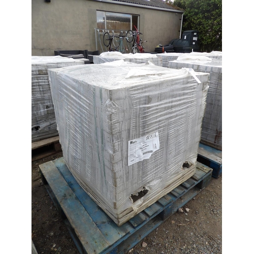 69 - A pallet of Brett Omega natural brick pavers (200x100x50mm) - new and factory sealed