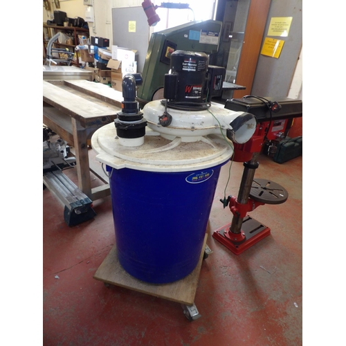 93 - An Axminster SDS-100 dust separator