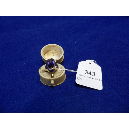 343 - An 18 carat gold Art Deco Alexandrite signet ring