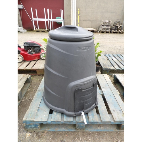 66 - A Blackwell PVC garden composter