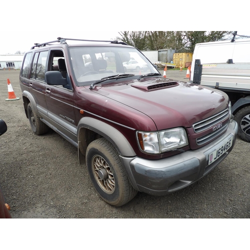 12 - A 2000 Isuzu Trooper 3.0 TDi SUV J69465 (diesel/manual), odometer reading 98,340 miles, airbag light... 