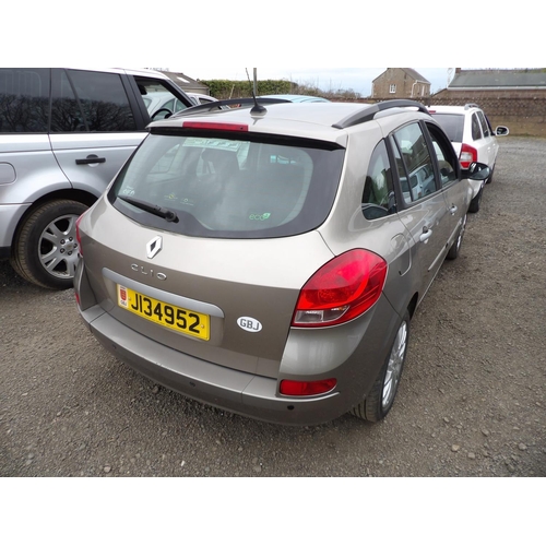 4 - A 2010 Renault Clio Dynamique 1.2T estate J134952 (petrol/manual), odometer reading 71,965 miles