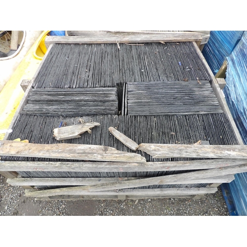 23 - A pallet of Spanish roof slates - 10