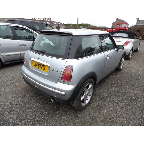 5 - A 2003 Mini Cooper 1.6 three door hatchback J146270 (petrol/manual), odometer reading 152,247 miles